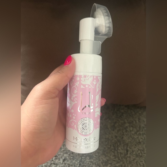 Mocallure Yara Inspired Cleansing Mousse - Picture 2 of 5